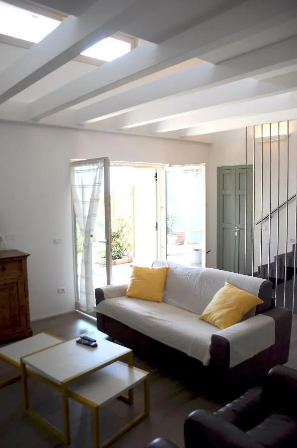 Villetta 56 Blu Yellow And Red Lake View Garden Private Parking By Garda Domus Mea Tremosine