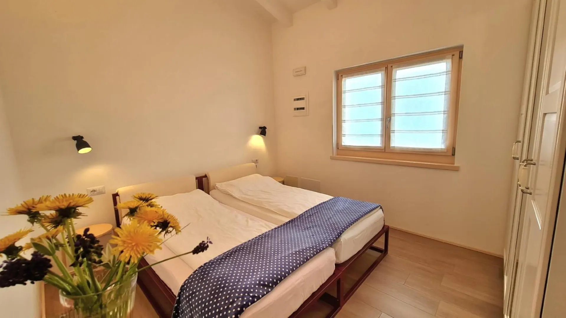 Holiday home Villetta 56 Blu Yellow And Red Lake View Garden Private Parking By Garda Domus Mea Tremosine
