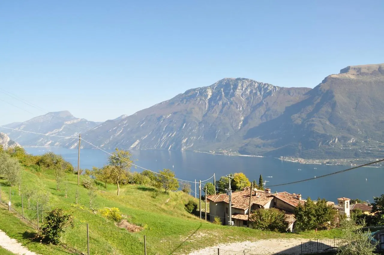 Villetta 56 Blu Yellow And Red Lake View Garden Private Parking By Garda Domus Mea Tremosine 0*,