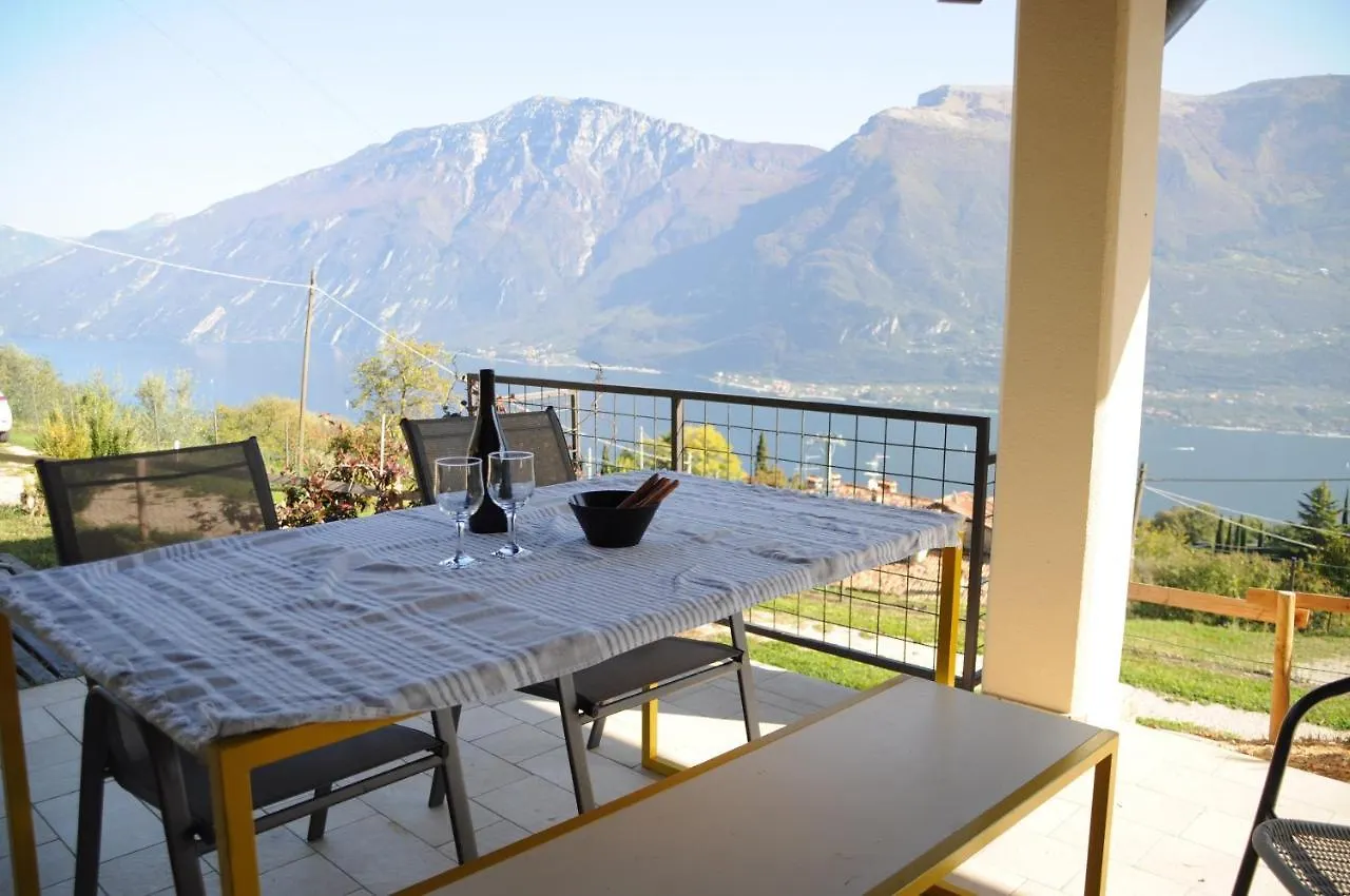 Holiday home Villetta 56 Blu Yellow And Red Lake View Garden Private Parking By Garda Domus Mea Tremosine