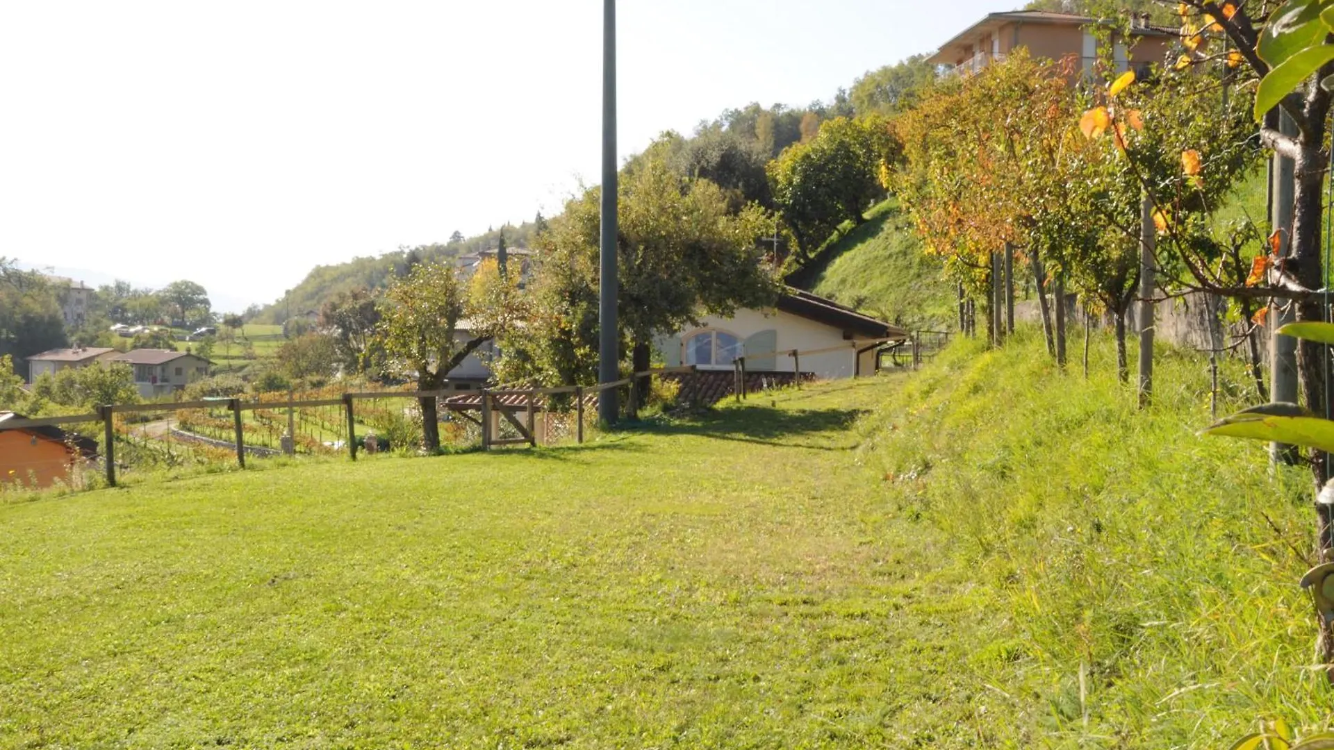 Villetta 56 Blu Yellow And Red Lake View Garden Private Parking By Garda Domus Mea Tremosine