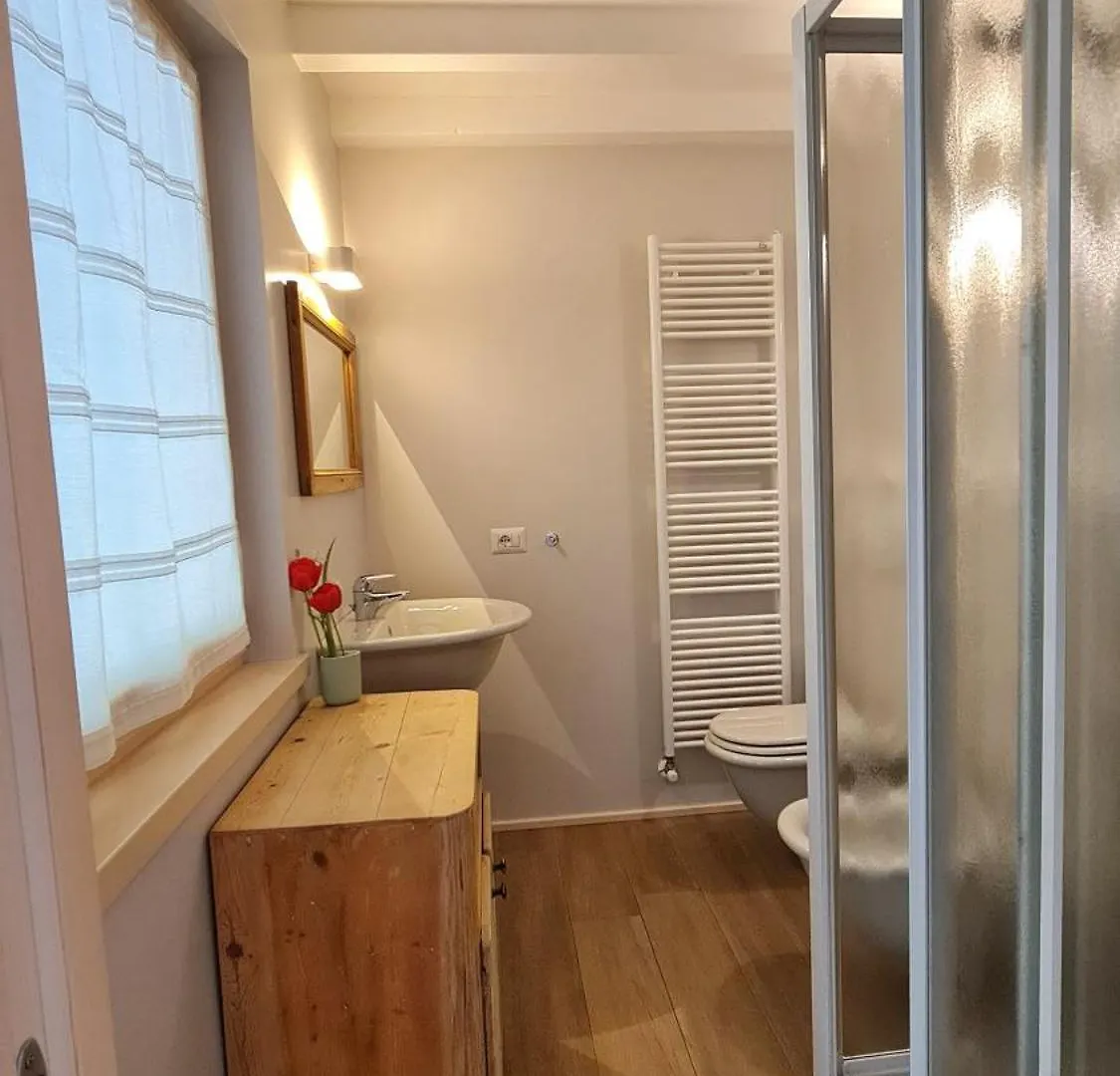 Villetta 56 Blu Yellow And Red Lake View Garden Private Parking By Garda Domus Mea Tremosine Holiday home